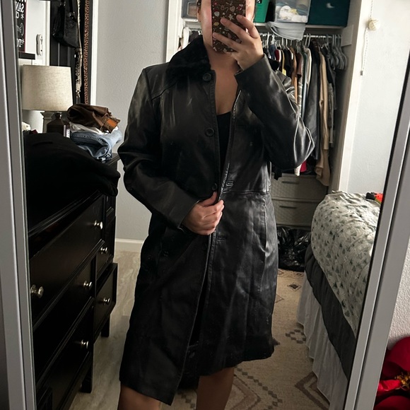 Womens vintage worthington black leather coat with faux fur - Picture 7 of 8